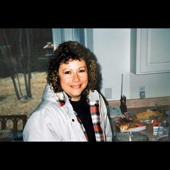 Meet your Posher, Janet - Picture 1 of 1